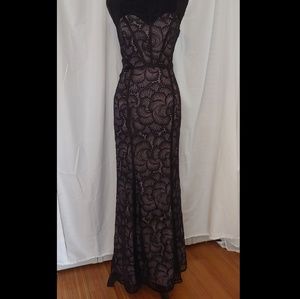 NWOT Black and Silver H&M Lace Maxi Gown 12